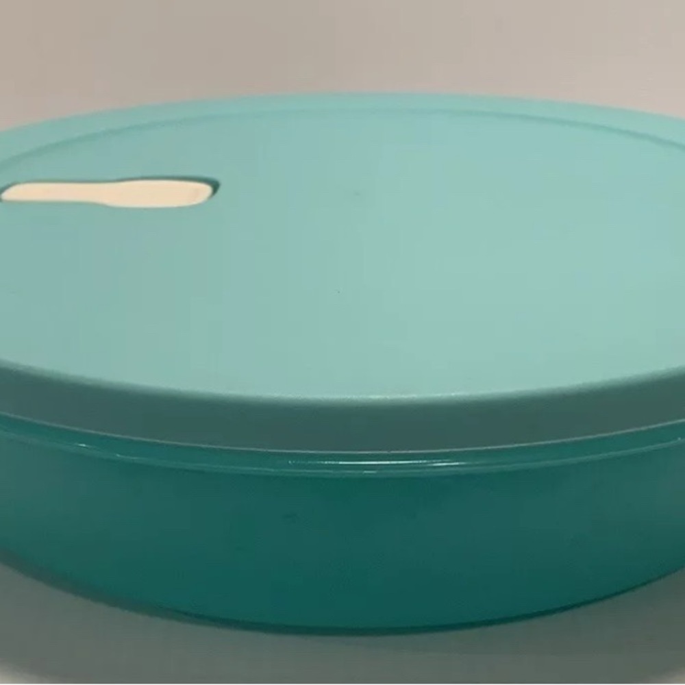 Tupperware Crystal Wave Divided container - Picture 6 of 6